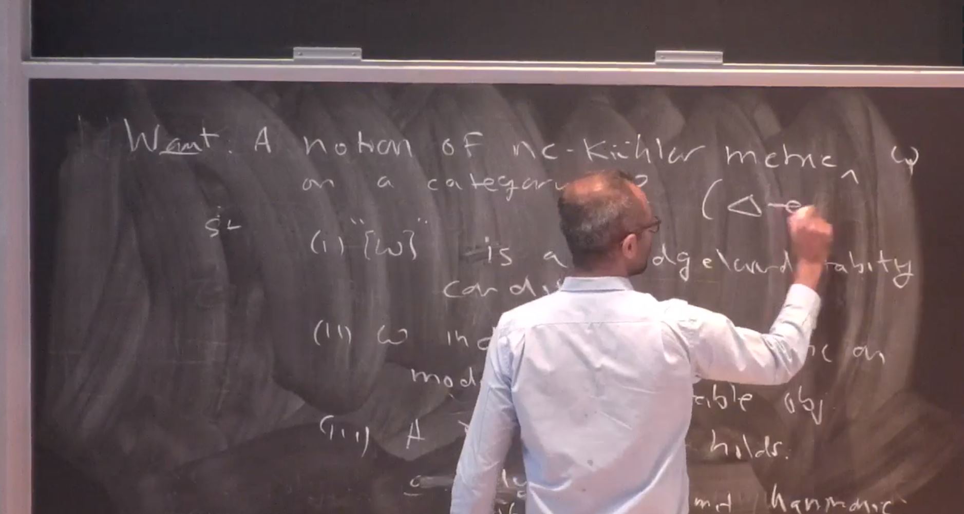 Holomorphic differentials and the geometry of dg-categories Thumbnail