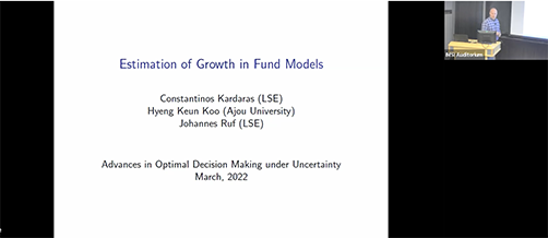 The Growth-Optimal Portfolio in Fund Models Thumbnail