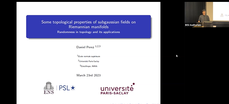 Some topological properties of subgaussian fields of Riemannian manifolds Thumbnail