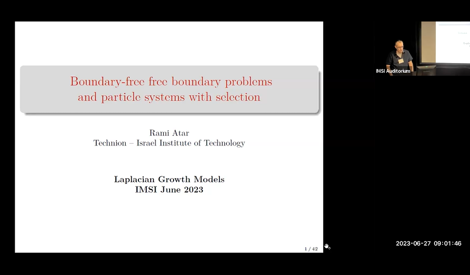 Boundary-free free boundary problems and particle systems with selection Thumbnail